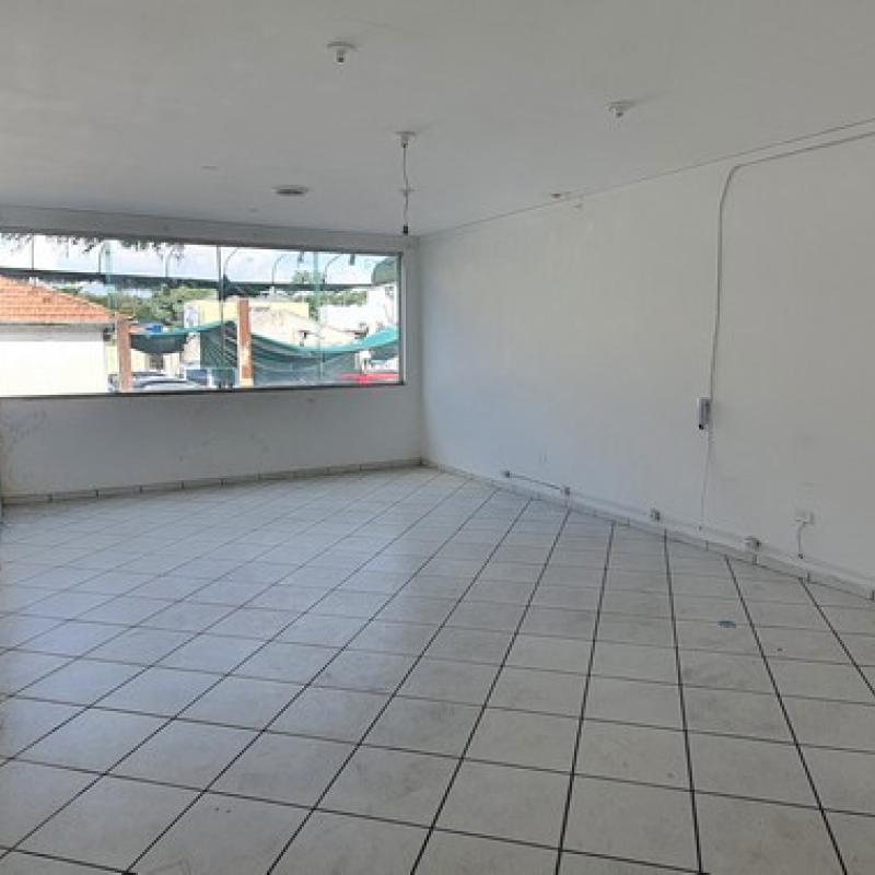 Leia mais sobre o artigo Sala comercial para locação em Santana, São Paulo-SP: 1 sala, 1 banheiro, 42m² de área. Venha conferir!